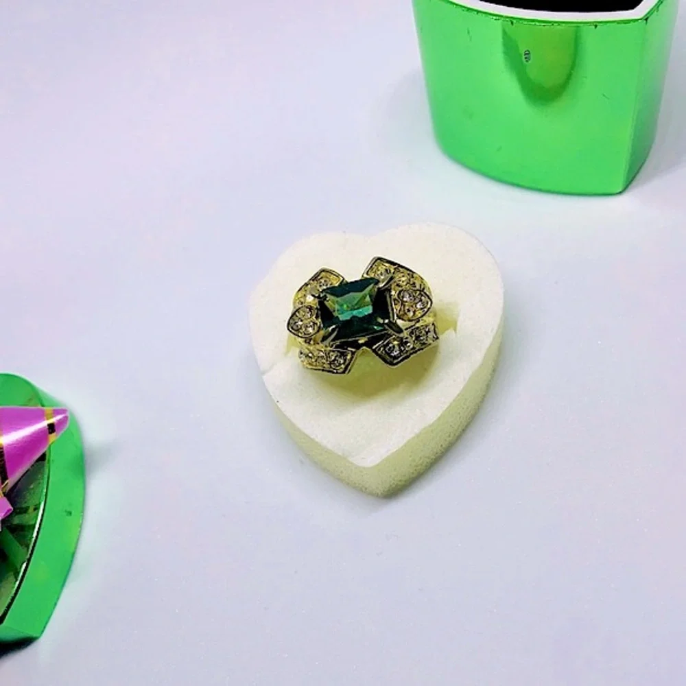 Vintage Gorgeous Big Unique Statement CZ Ring Deadstock Rare NEW Cocktail
